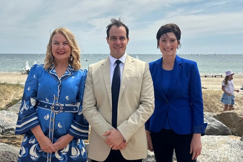 Holdfast Bay Mayor Amanda Wilson poses for a photo alongside Opposition leader Vincent Tarzia and Liberal Party candidate for Boothby Nicolle Flint.