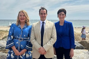Holdfast Bay Mayor Amanda Wilson poses for a photo alongside Opposition leader Vincent Tarzia and Liberal Party candidate for Boothby Nicolle Flint.