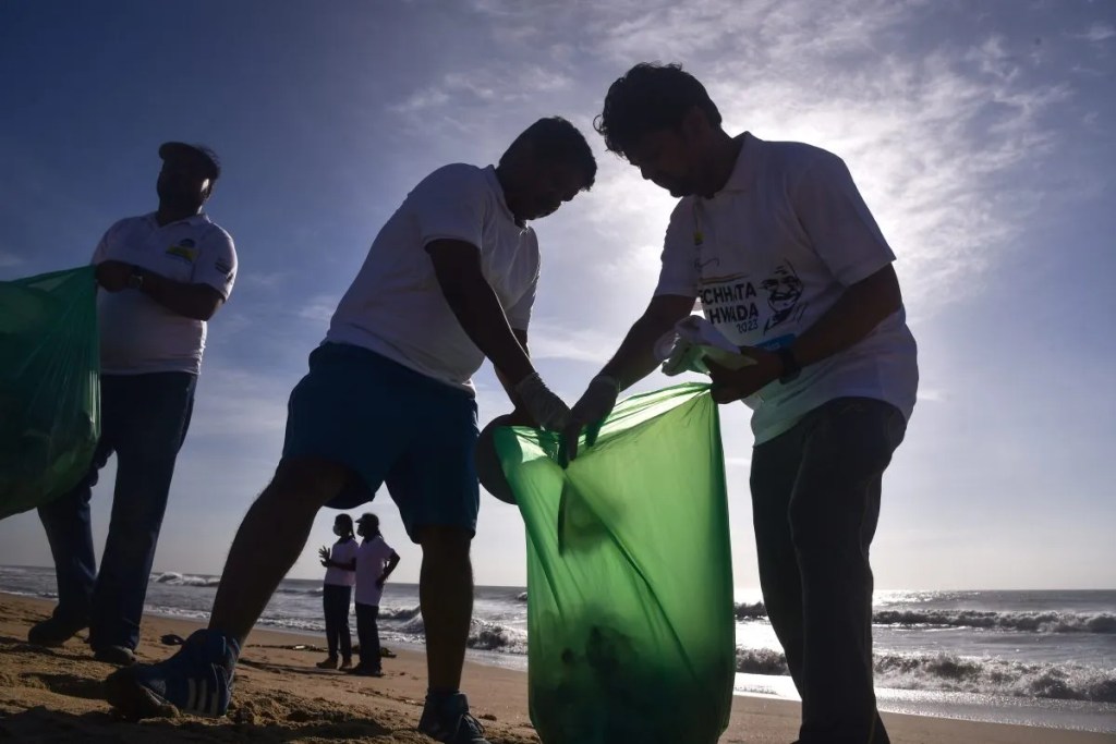 Thumbnail for Queensland scientists discover how to turn plastic waste into ‘miracle’ microplastic