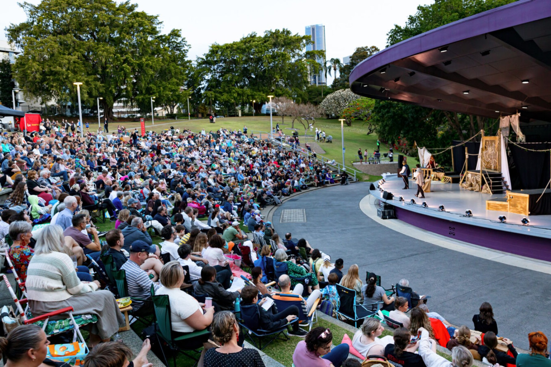 Every year fans of The Bard flock to the 4MBS Brisbane Shakespeare Festival, which is coming up again soon at the Roma Street Parkland Amphitheatre.