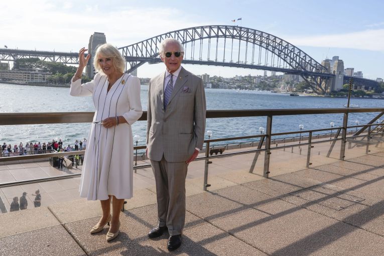 Thumbnail for Thousands turn out to farewell King and Queen after visit