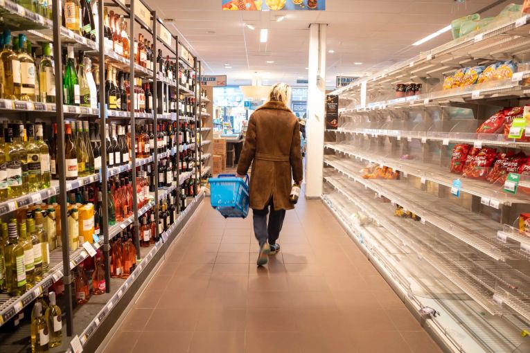 Thumbnail for Dodgy discounts: Coles, Woolies land in Federal Court for misleading customers