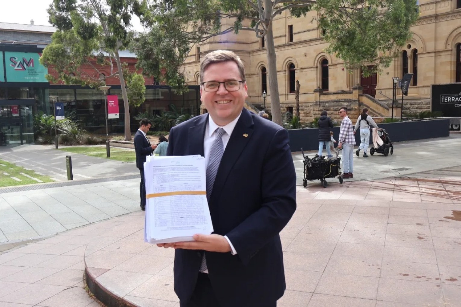 Deputy Opposition leader John Gardner with the petition to be presented to state parliament. Photo: Charlie Gilchrist/InDaily