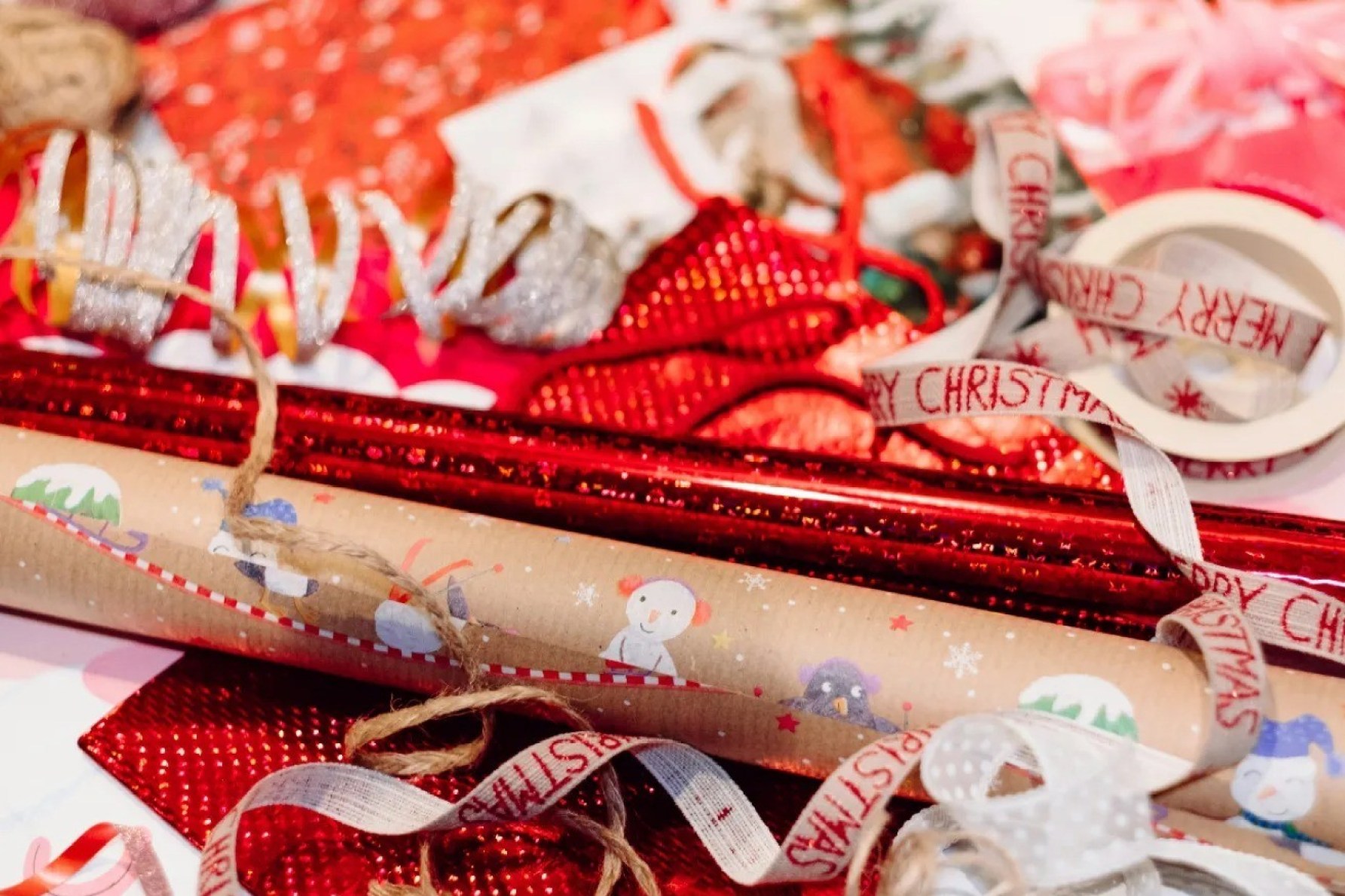 Retailers are hoping for an early Christmas present in the form of increased consumer spending. Photo: Unsplash.