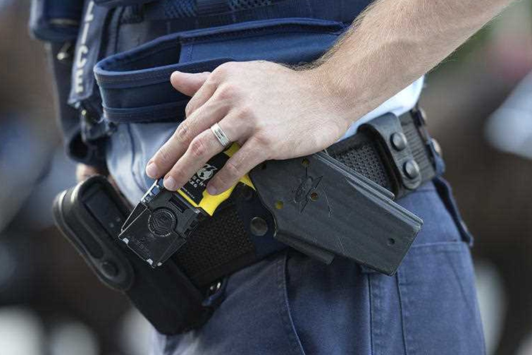 An Indigenous man who stabbed a police officer and dog with scissors was repeatedly tasered. Photo: Dave Hunt/AAP