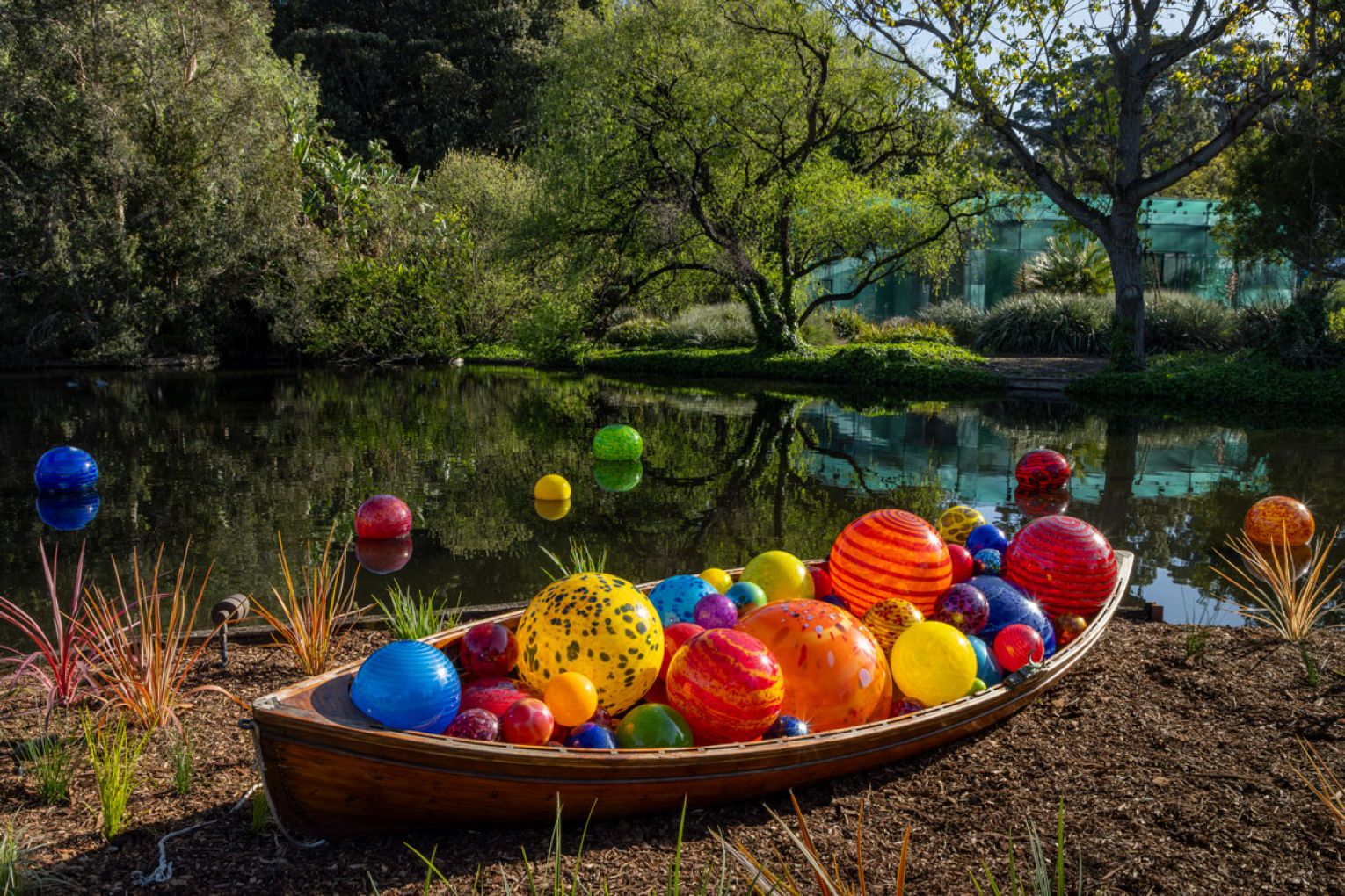 Dale Chihuly Float Boat. Photograph Nathaniel Willson.
