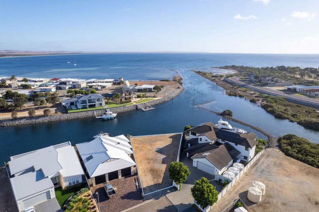 Thumbnail for SOLD | 13 Wandana Place, Tumby Bay