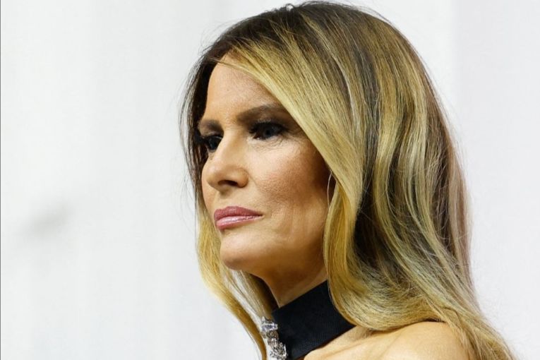 Thumbnail for 'Digital cosplay': Melania's AI book version mocked