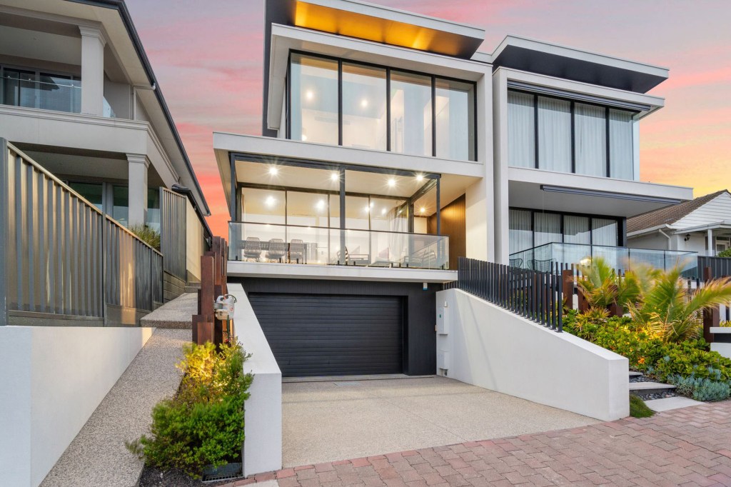 Thumbnail for SOLD | 184 Esplanade, South Brighton