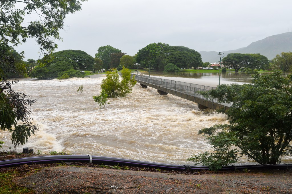 Thumbnail for Flood, fire threats as extreme weather grips nation 