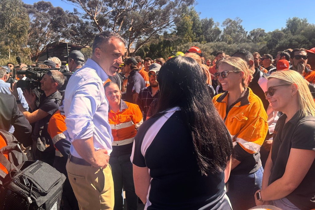 Premier Peter Malinauskas addresses Whyalla Steelworks workers. Photo: David Simmons