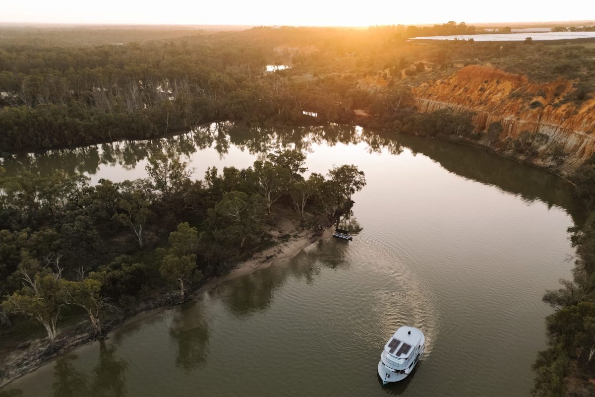 Headings Cliff, Riverland. Photo credit: South Australian Tourism Commission