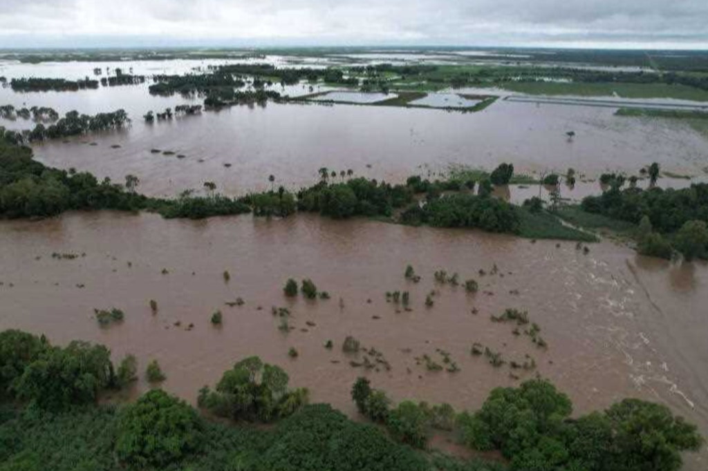 Thumbnail for Triple-digit rainfall continues for flood-hit region