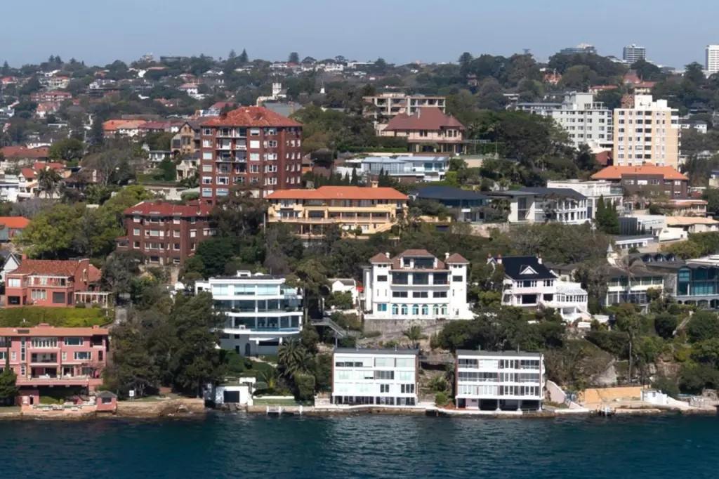 High-end Sydney suburbs such as Point Piper led last month's price recovery. Image: AAP