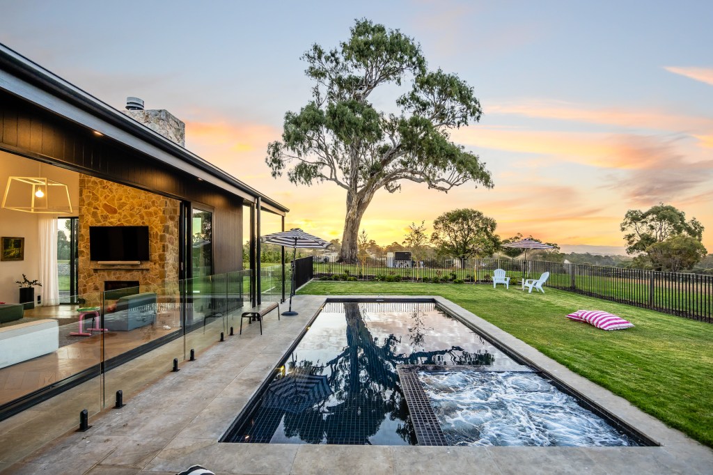 Thumbnail for Resort-style living in the Adelaide Hills