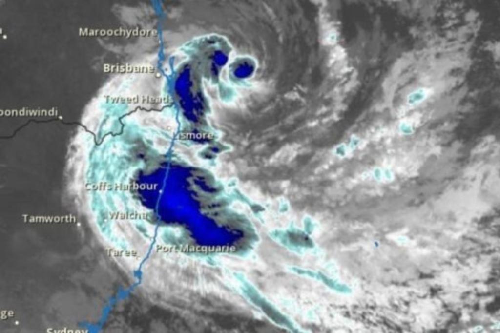 Thumbnail for Cyclone Alfred shifts course and begins to unleash