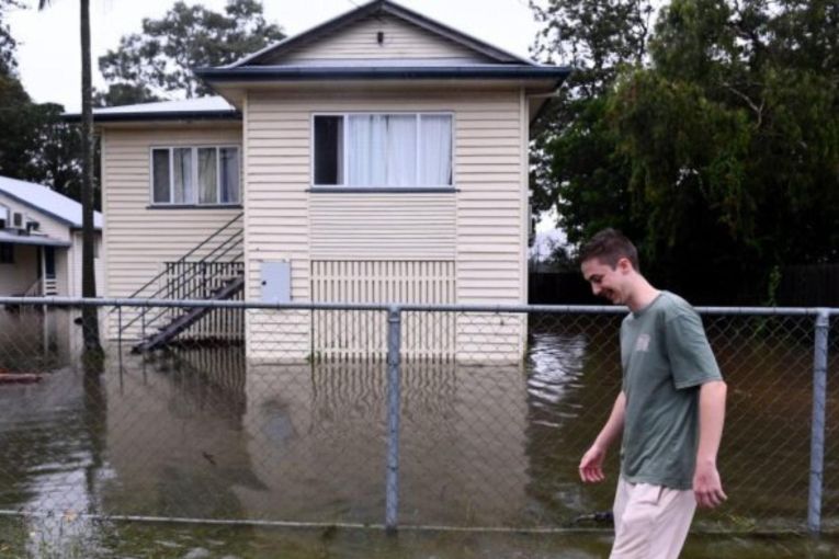 Thumbnail for Alfred flooding threat lingers as river levels rise 