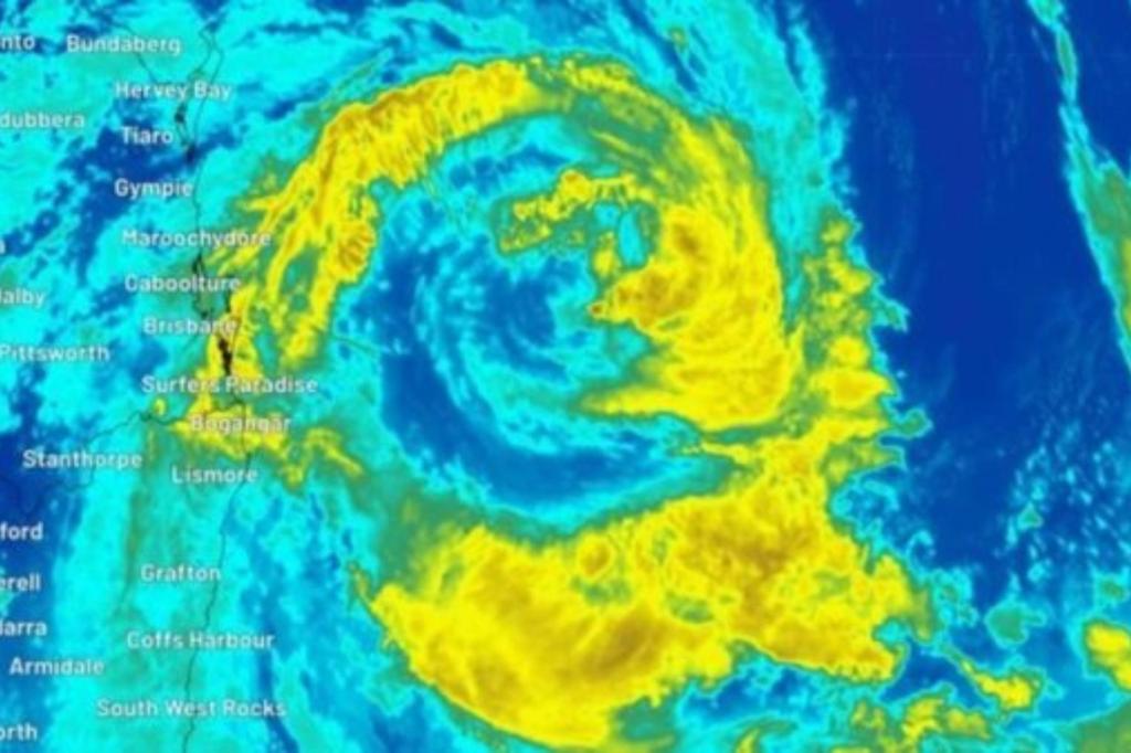 Thumbnail for Fresh dangers as Cyclone Alfreds slows down 