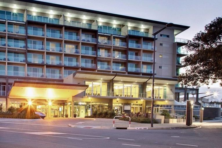 Port Lincoln Hotel on the foreshore at Port Lincoln