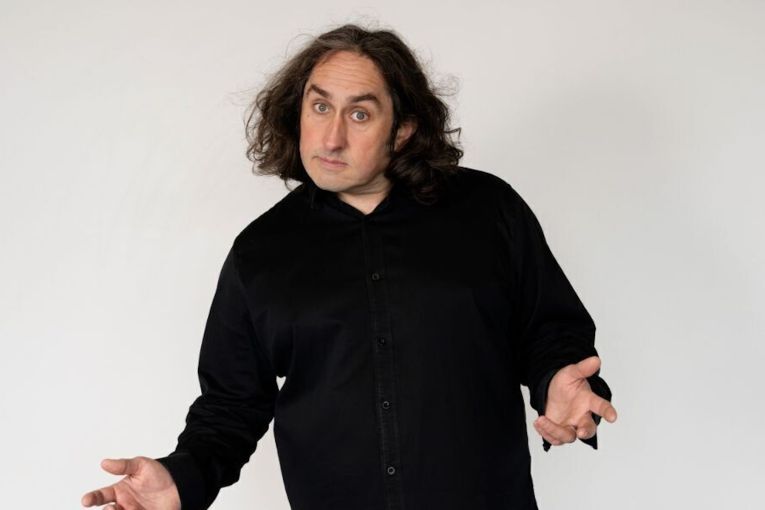 Thumbnail for Fringe review: Ross Noble – Cranium of Curiosities