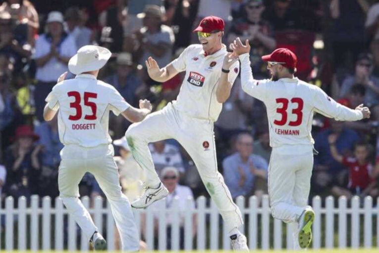 Thumbnail for QLD crash before teen revives Shield hopes against SA