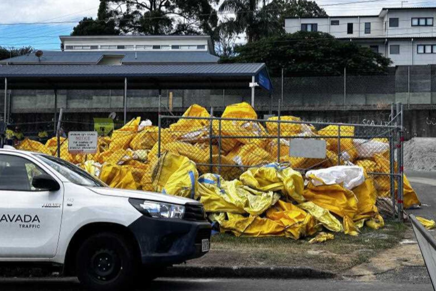 Residents queued for hours to get sandbags to secure their homes after a depot ran out of supplies. Photo: Savannah Meacham/AAP