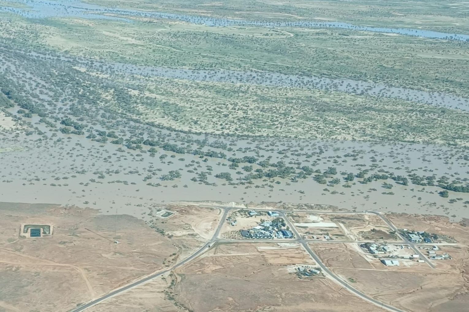 The South Australian township of Innamincka is preparing to be isolated by floodwaters.  Image: SA SES