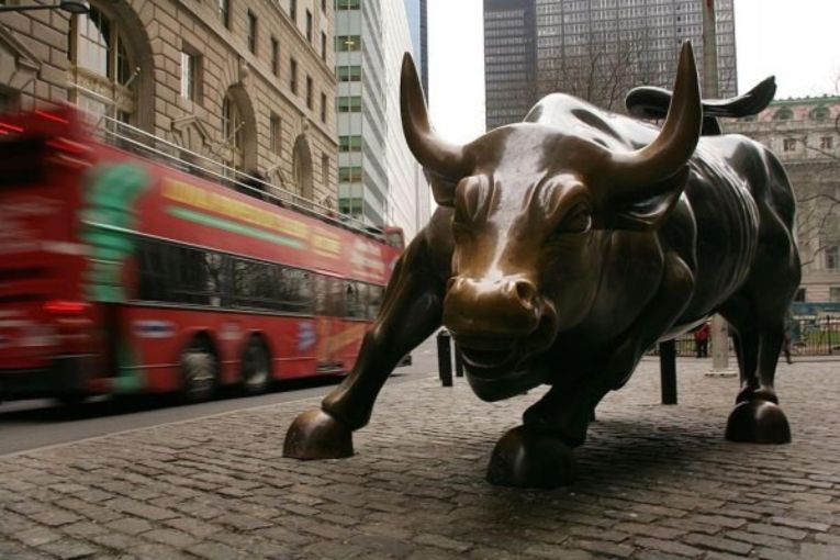 Thumbnail for Wall Street wipeout: Heavy losses spark recession fears