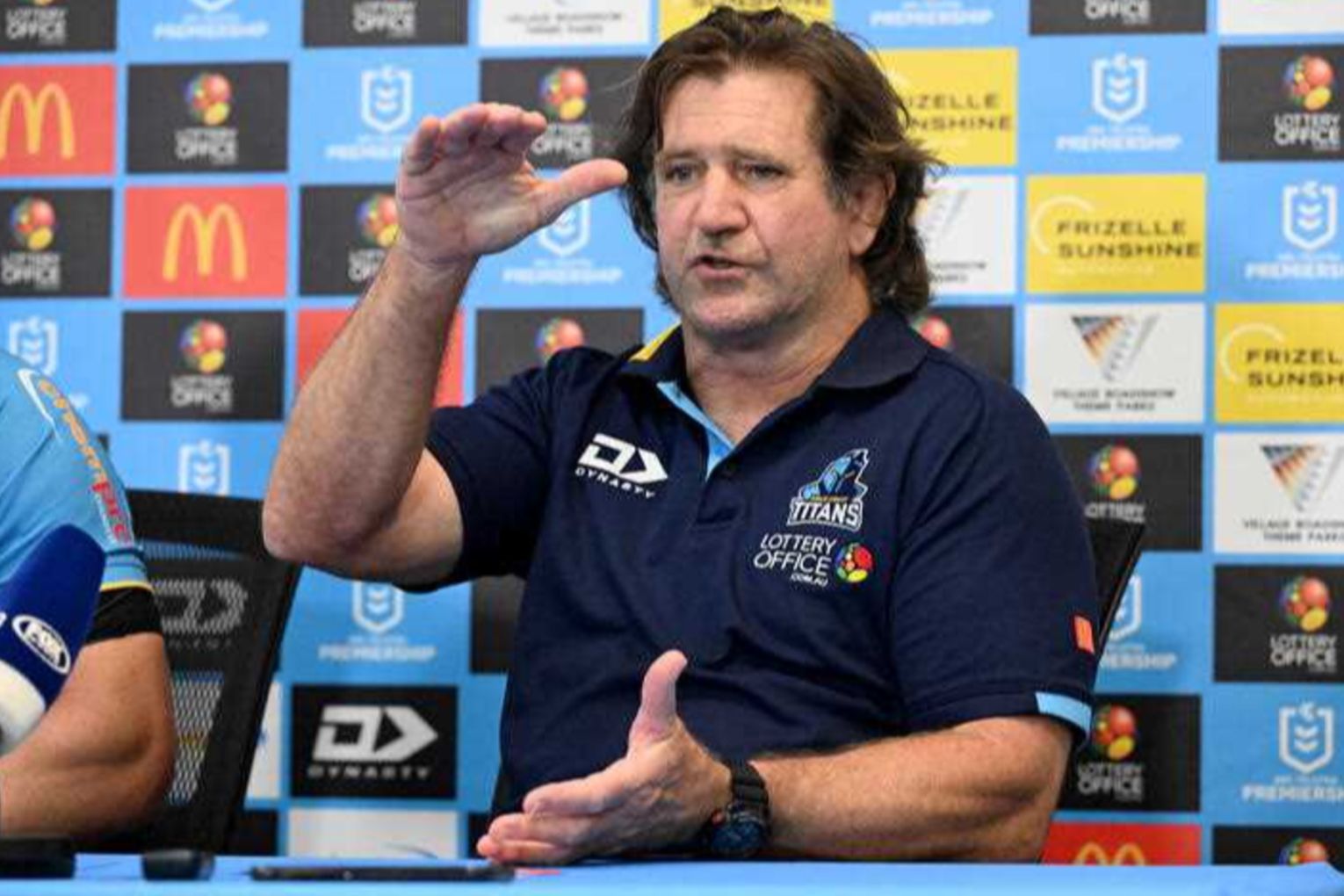 Gold Coast coach Des Hasler wants the NRL to go back to the two-referee system. Photo: Dave Hunt/AAP
