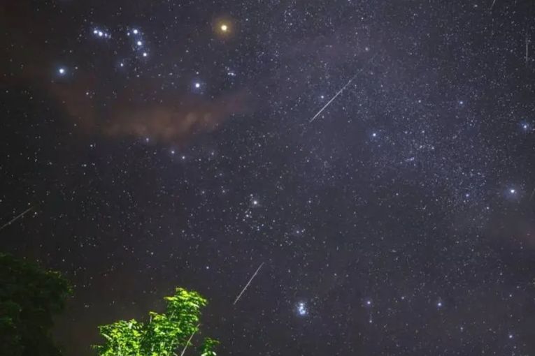 Thumbnail for Rare meteor shower is here and it's not too late to view