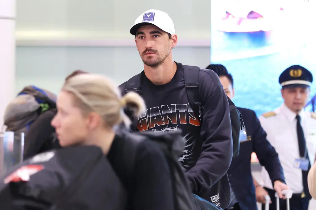 Mitchell Starc and Alyssa Healy have returned to Sydney after the Indian Premier League was suspended. Image: Mark Kolbe/AAP