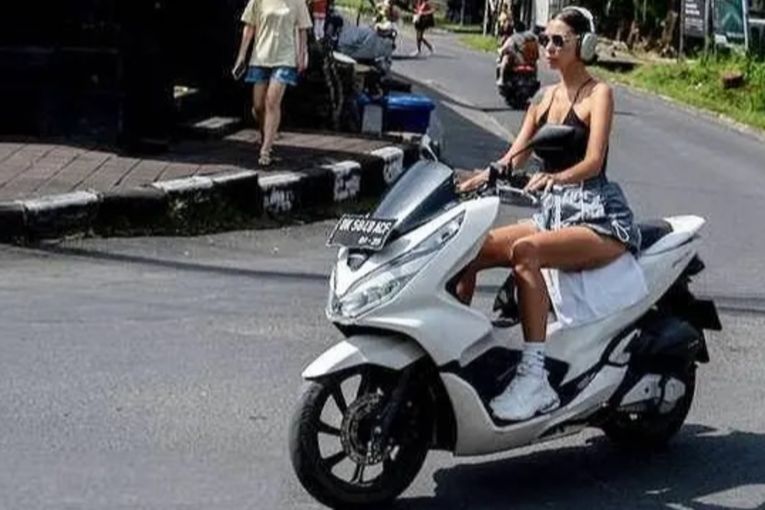 Thumbnail for Police crackdown exposes a problem for Bali tourists 