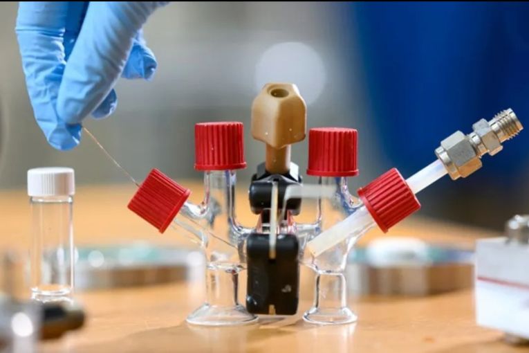 Thumbnail for ‘Crazy idea’ may become battery breakthrough