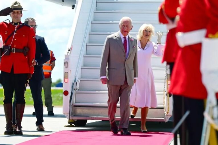 Thumbnail for King, Queen arrive in Canada in show of support