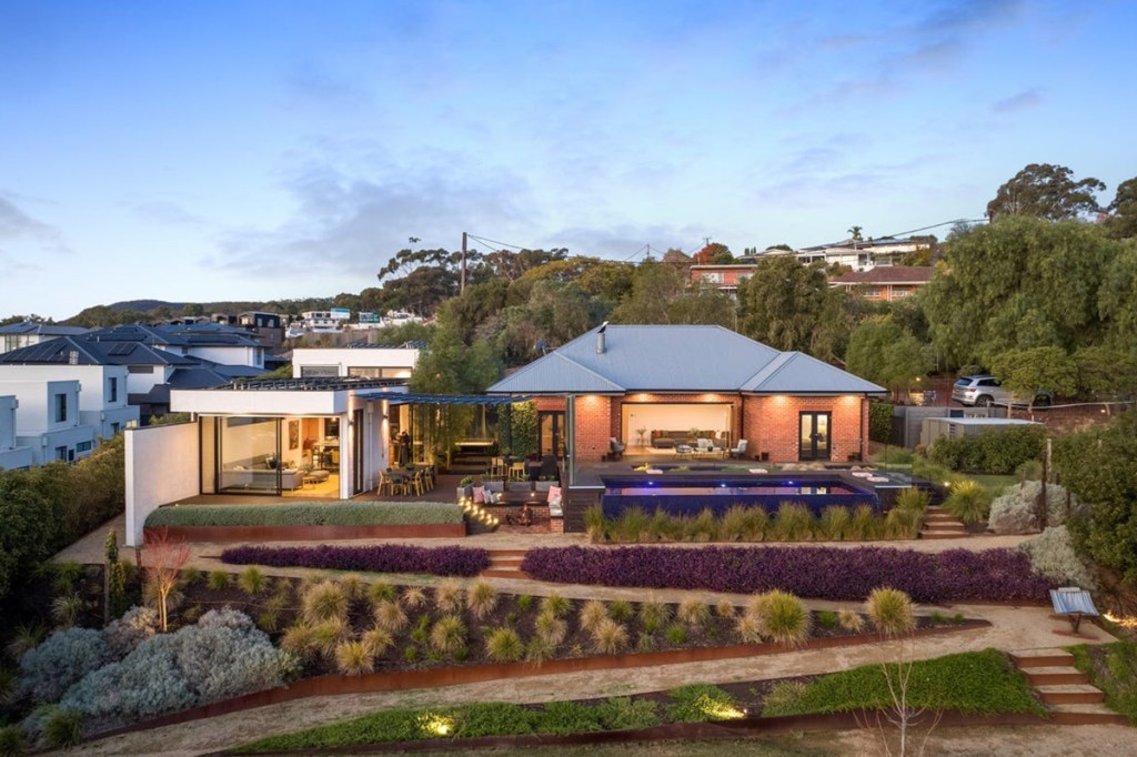 Thumbnail for 39 Norton Summit Road, Woodforde