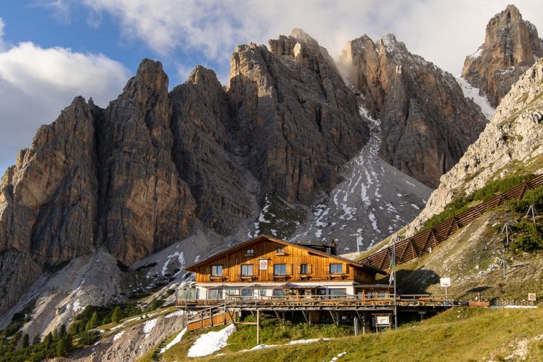 Thumbnail for Autumn hut-hopping in Italy’s Ampezzo Dolomites
