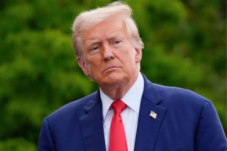 Thumbnail for Trump slaps ban on travel from 12 countries