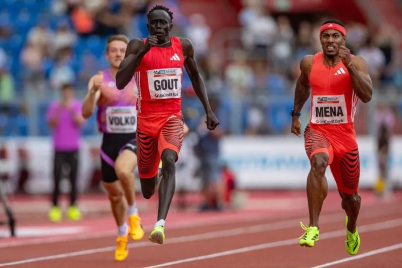 Gout Gout powers to victory, and a new national record, in the 200 metres at the Golden Spike Games.
