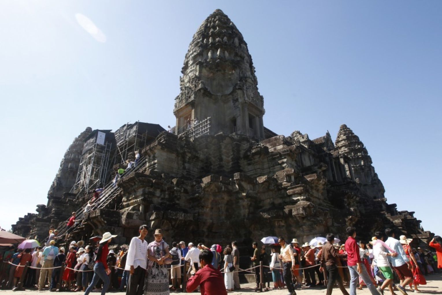 Australians have been warned about travel to Thai-Cambodia border areas.