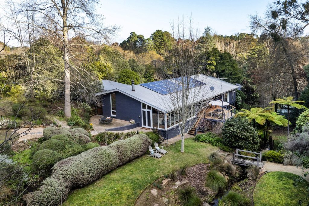 Thumbnail for Mid-century Stirling masterpiece with a private botanical garden