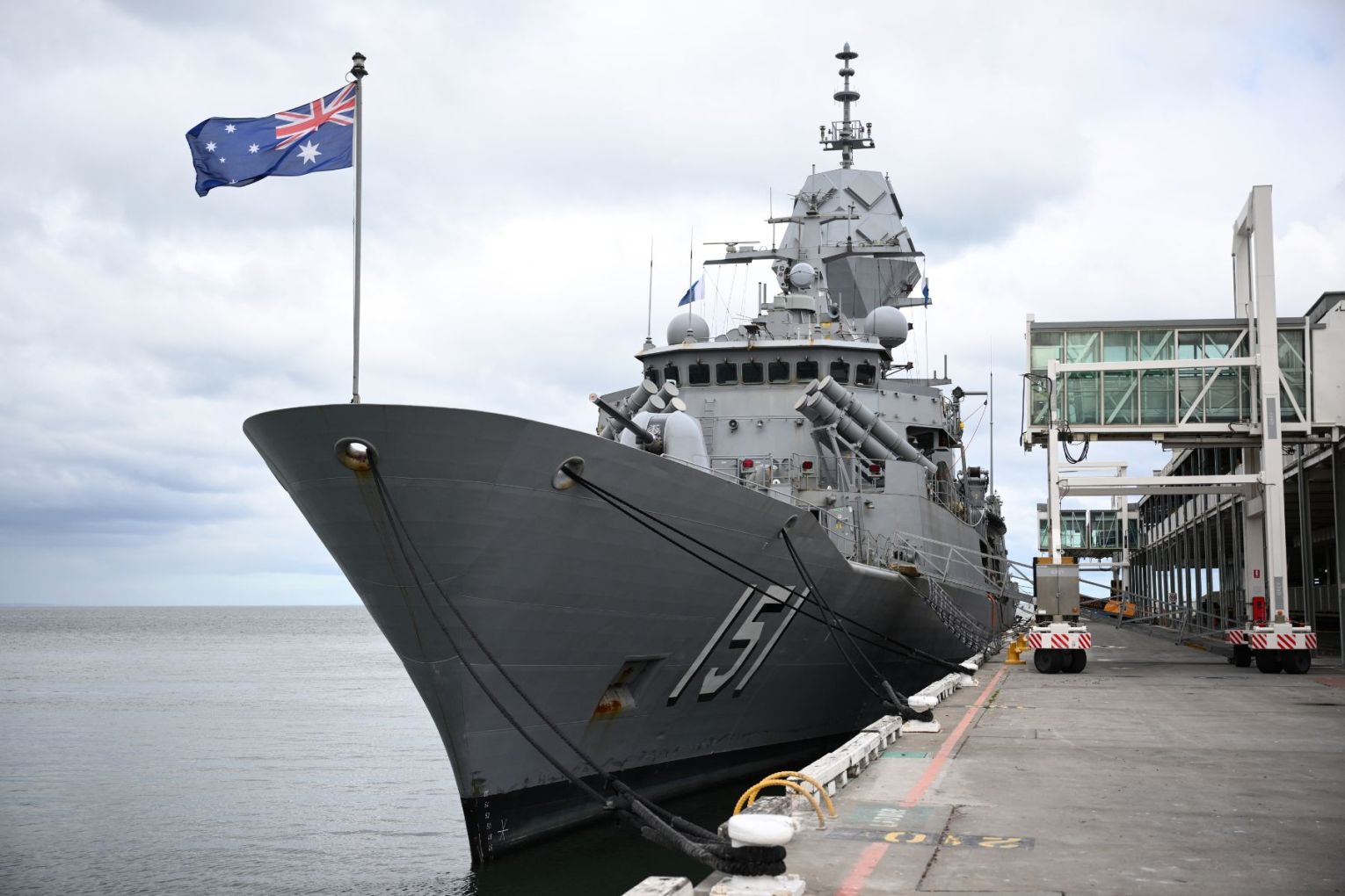 Australia has struck a contract with a Japanese company to replace its aging Anzac-class frigates. Picture: Joel Carrett/AAP Photos