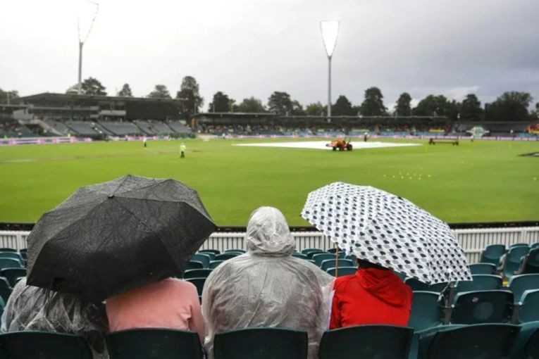 Thumbnail for Should Aussies get ready for a soggy spring?