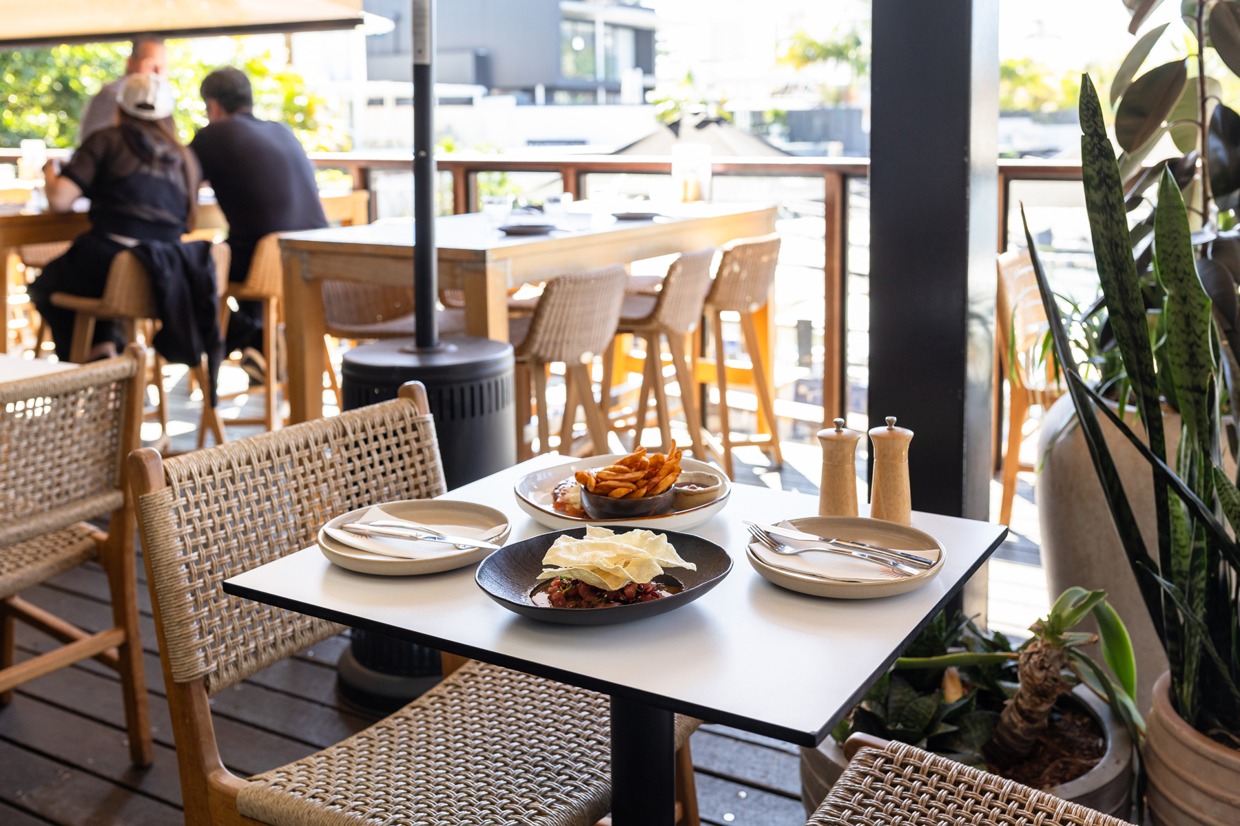 Isla Dining & Bar