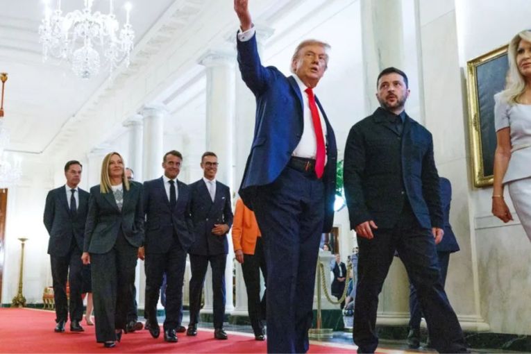 Thumbnail for Trump arranging Zelensky-Putin meeting