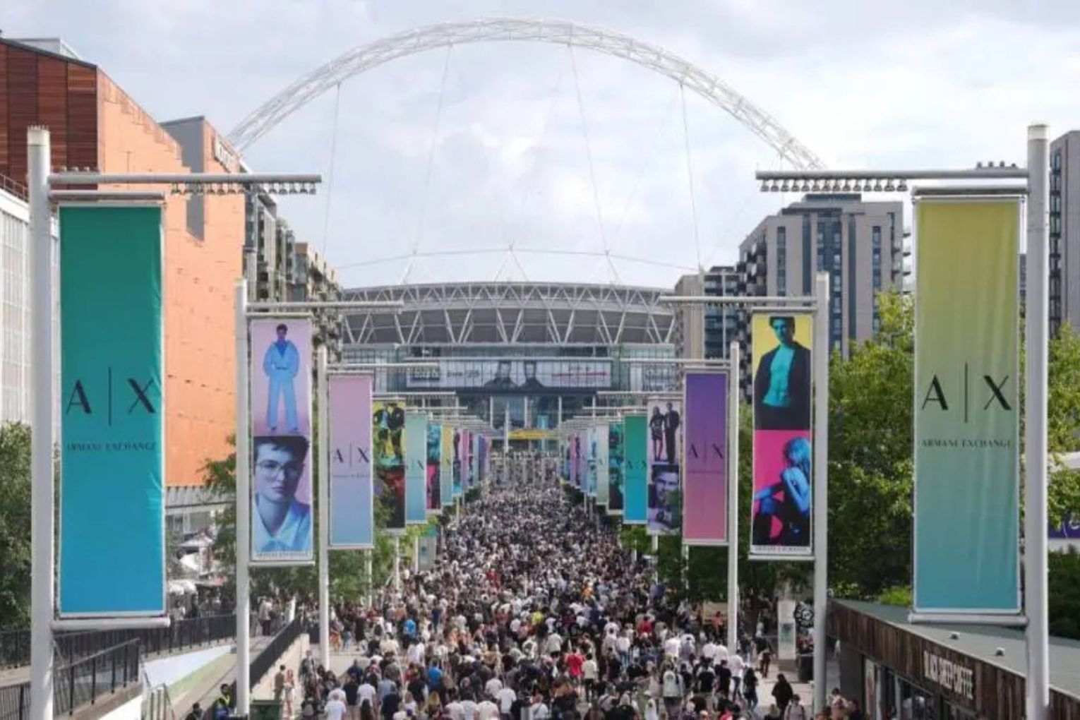 Man falls to his death at Oasis concert