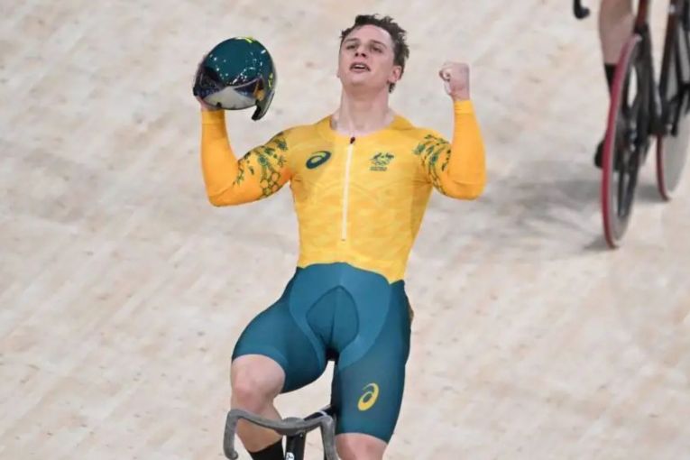 Thumbnail for Aussie defector becomes fastest cyclist of all time