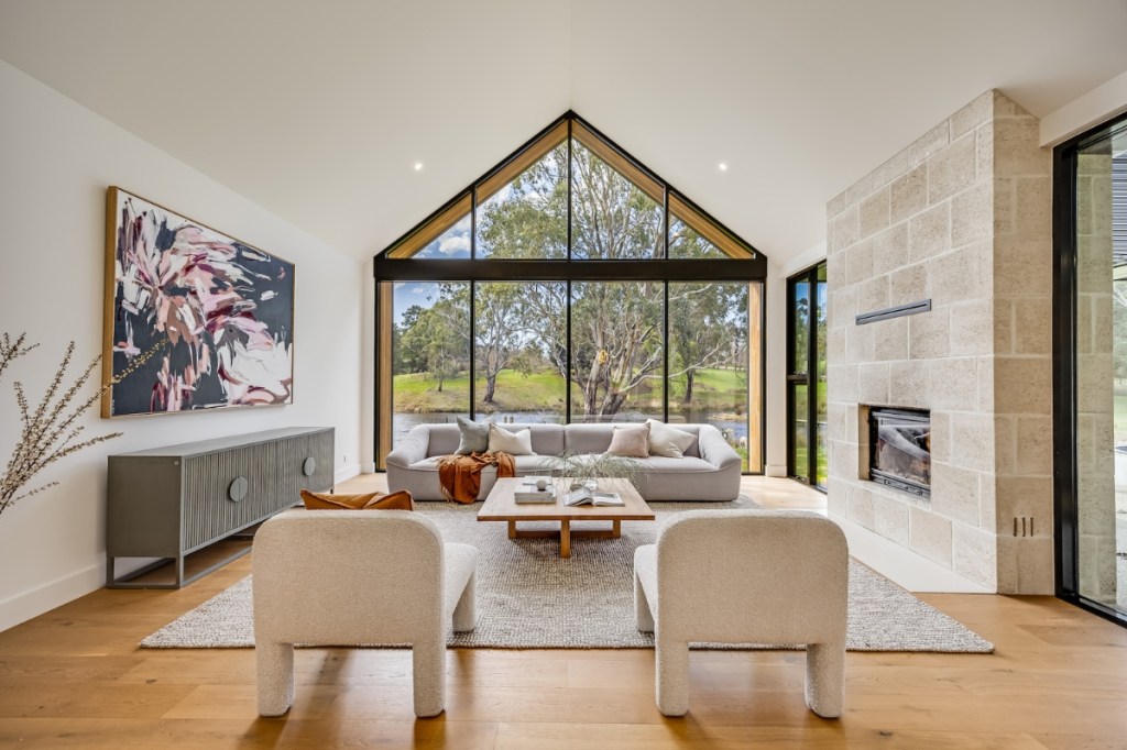 Adelaide Hills escape with a ‘perfect country feel’