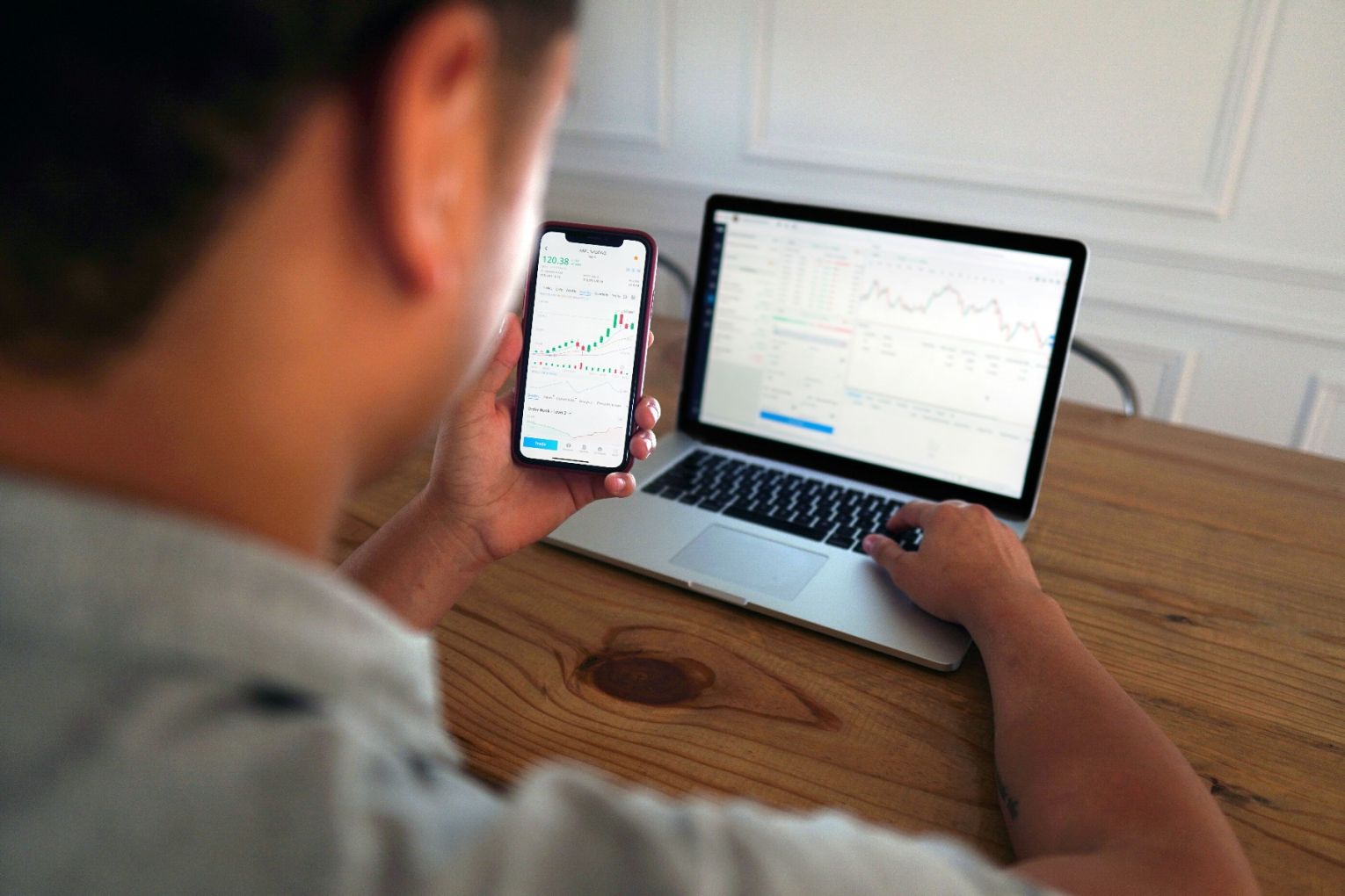 Investors today are more familiar with private equity, private credit and alternative assets. Photo: UnSplash/Joshua Mayo 