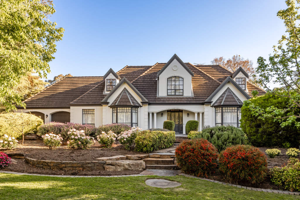 New England-style family entertainer in Netherby