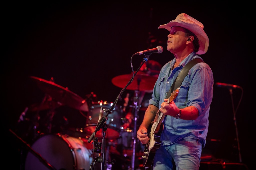 Adelaide Guitar Festival review: Troy Cassar-Daley and Nancy Bates